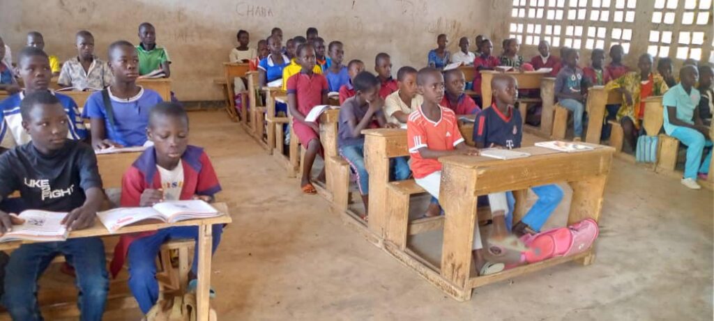 Cameroun Environ Six Millions D l ves Reprennent Le Chemin De L 