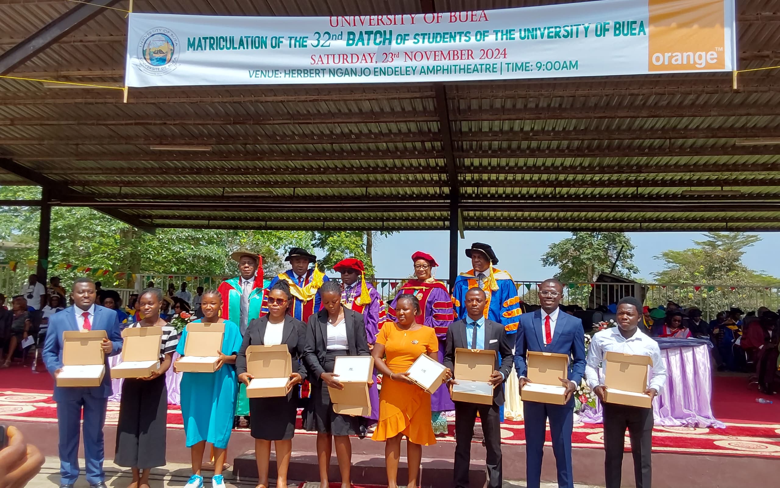 524 ordinateurs portables distribués aux étudiants de l'Université de Buea
